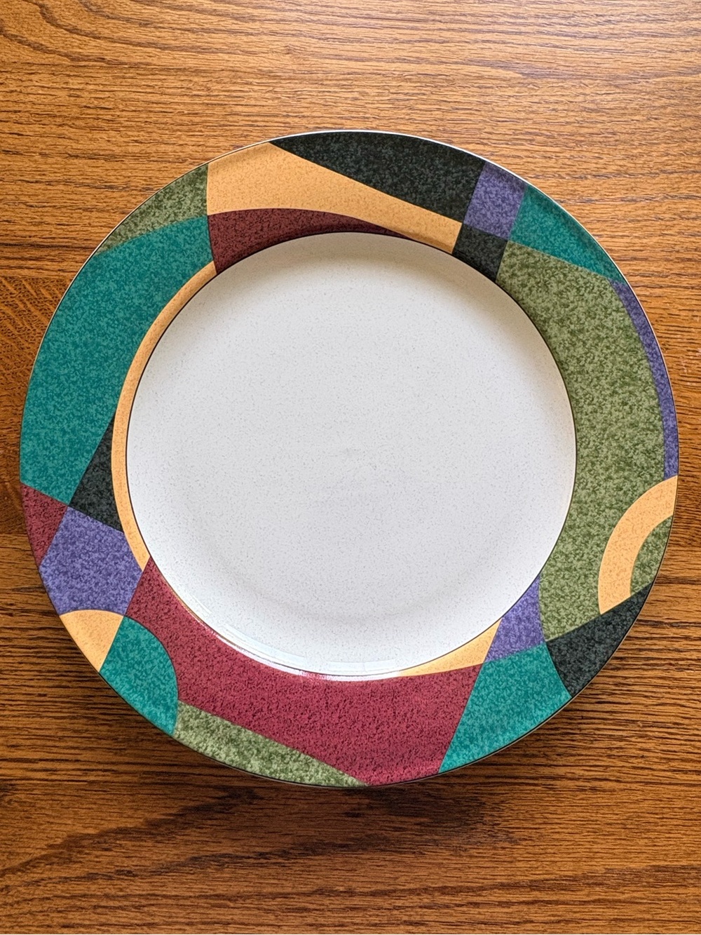 VTG- 90’s Studio Nova Multicolor Geometric Rim Chop Plate- 12 inches